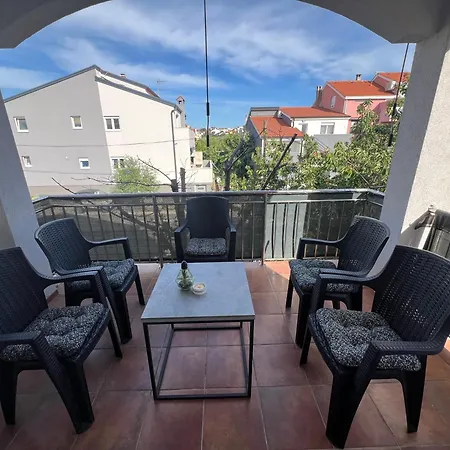 Greta's Self-check In 公寓